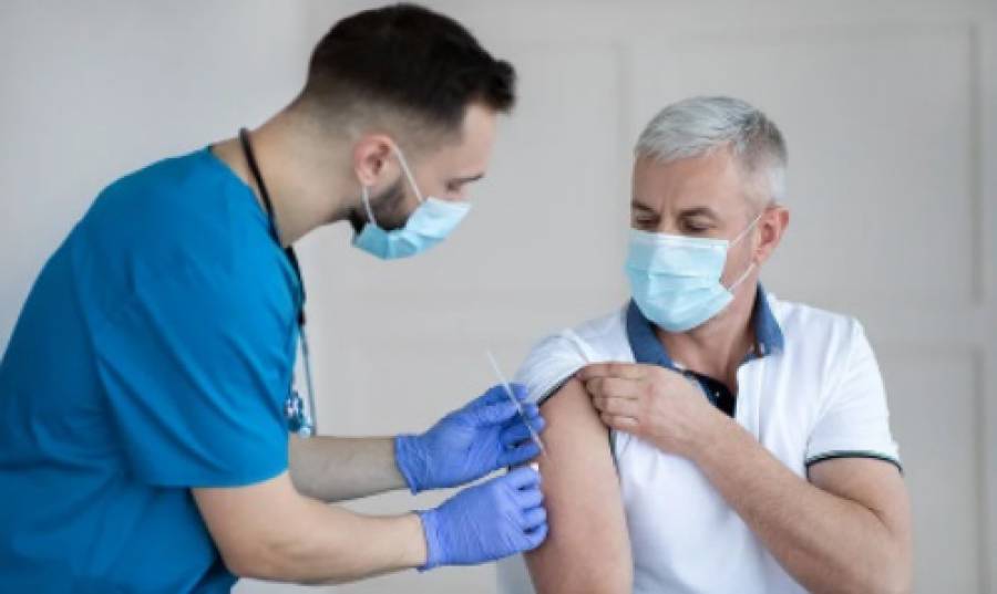 Ανοίγει η πλατφόρμα για την 4η δόση για τους 60+