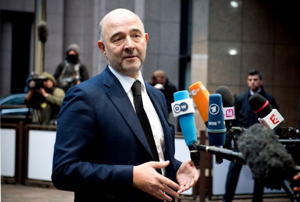 Μοσκοβισί: Nα σταματήσουν οι Ευρωπαίοι να «παίζουν» με τη φωτιά