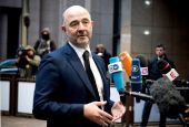 Μοσκοβισί: Nα σταματήσουν οι Ευρωπαίοι να «παίζουν» με τη φωτιά
