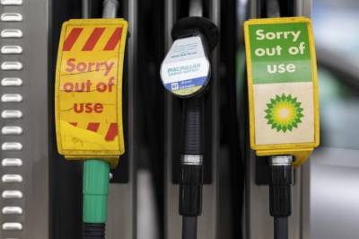 Πρατήρια: Οι πετρελαϊκές καθησυχάζουν τους Βρετανούς καταναλωτές για τις ελλείψεις