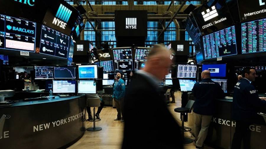 Συνεχίζει να κινείται σε «ρηχά» νερά η Wall Street