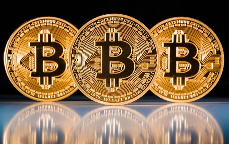 Σε "ελεύθερη πτώση" το Bitcoin