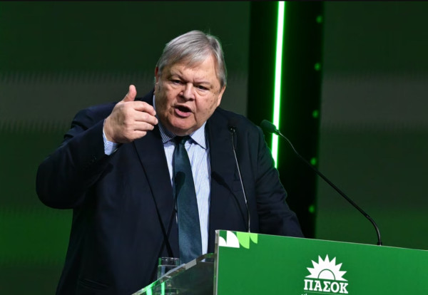 Βενιζέλος στο Συνέδριο του ΠΑΣΟΚ: Οι πολίτες αναζητούν λύση, όχι εναλλακτική – Στόχος μας η νίκη
