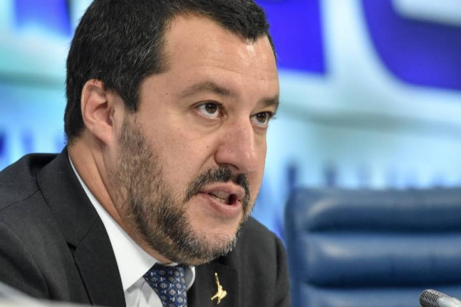 Και μετά ενοχλείται που τον χαρακτηρίζουν «μικρό Μουσολίνι»