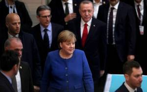 Μέρκελ προς Τουρκία: Απαγορεύονται «παιχνίδια» στην πλάτη προσφύγων