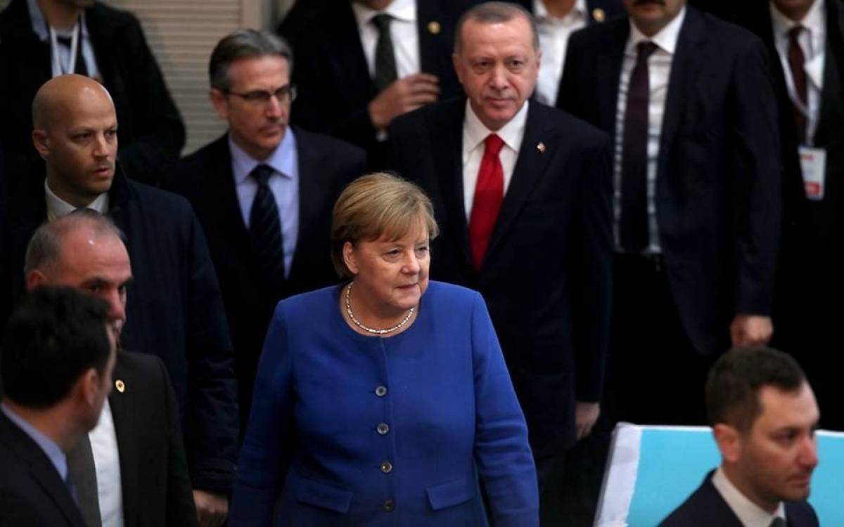 Μέρκελ προς Τουρκία: Απαγορεύονται «παιχνίδια» στην πλάτη προσφύγων