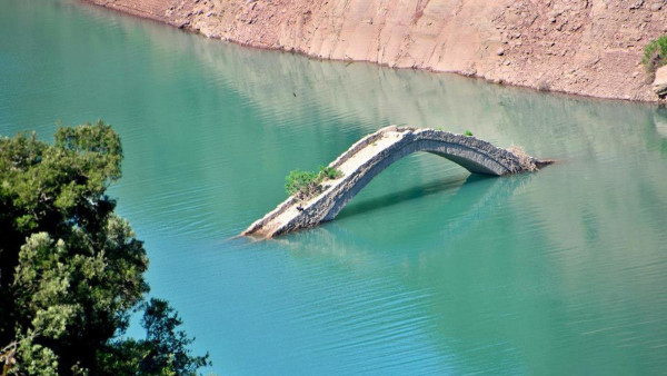 Κι αν πούμε το νερό νεράκι, ο τουρισμός να ‘ναι καλά