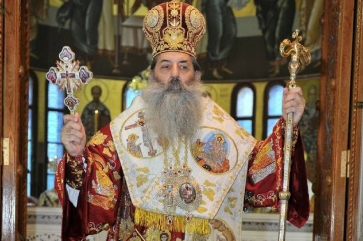 Μητροπολίτης Πειραιώς για κορονοϊό: Δεν κινδυνεύουμε από τη Θεία Κοινωνία