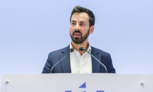 ΝΔ για Ανδρουλάκη: Ρεσιτάλ χυδαιότητας και πολιτικής ένδειας