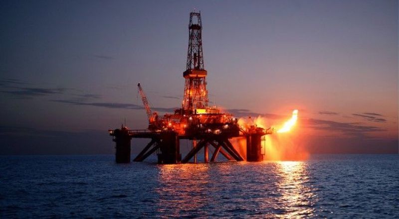 Το αργό στη μεγαλύτερη εβδομαδιαία πτώση της χρονιάς