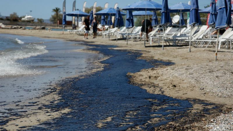 Βοήθεια για την πετρελαιοκηλίδα από το Ρότερνταμ ζητά ο Καμίνης