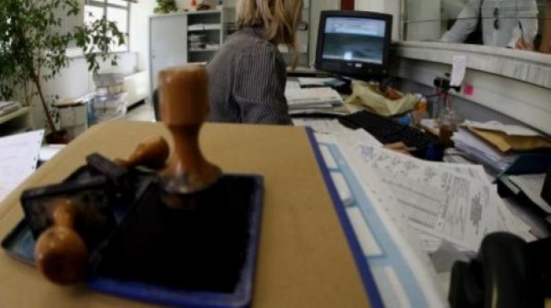 ProRata:Έξι στους δέκα Έλληνες λένε «Ναι» στις απολύσεις δημοσίων υπαλλήλων