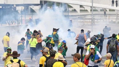 Βραζιλία: Εισβολή με... συνταγή Τραμπ- Τι είπαν Λούλα, Μπολσονάρου