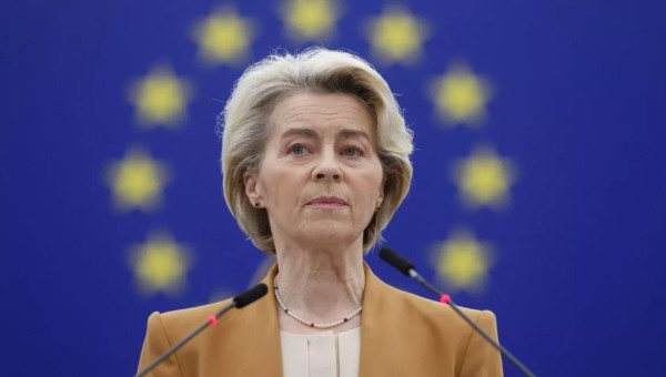 Politico: Αν όχι η Φον ντερ Λάιεν, ποιος;