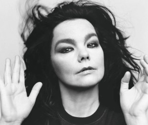 Björk: 10+1 τραγούδια της πρωτοποριακής Ισλανδής τραγουδίστριας που ακούμε ξανά και ξανά