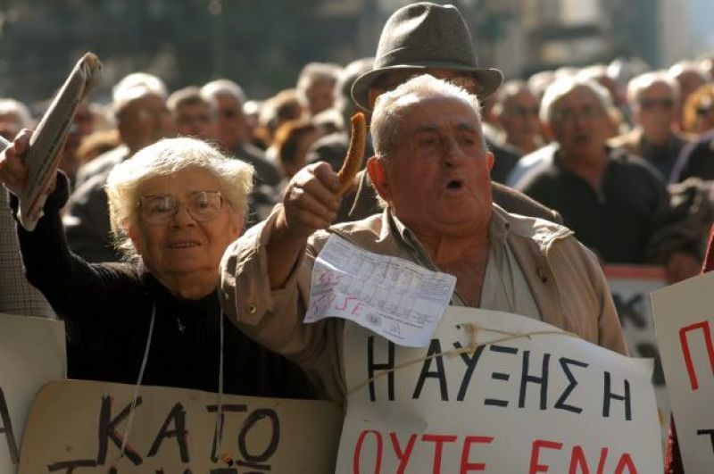 Συντάξεις: Χάνουν το 40% όσοι βγουν νωρίτερα-Νέα όρια σε ΕΤΑΠ-ΜΜΕ