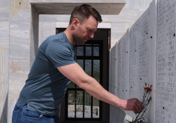 Εξοδούχος με… σπόντα ο Κασσελάκης- Επισκέφθηκε το Δίστομο