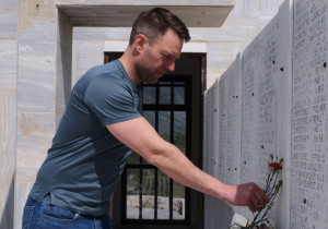 Εξοδούχος με… σπόντα ο Κασσελάκης- Επισκέφθηκε το Δίστομο