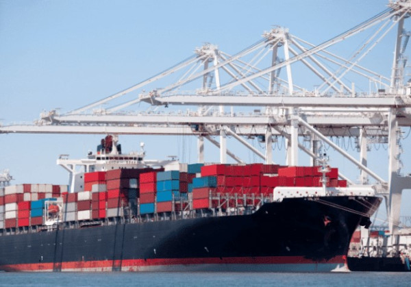 Σταθεροποιείται η αξία των πλοίων μεταφοράς εμπορευματοκιβωτίων
