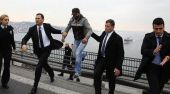 Τουρκία: Προσπάθησε να αυτοκτονήσει και τον έσωσε ο Ερντογάν (video)