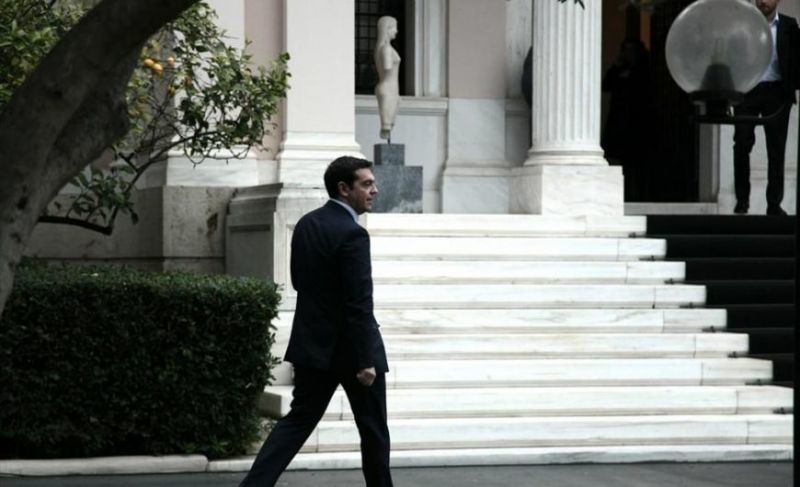 Συναντήσεις Τσίπρα με Παπούλια - Θεοδωράκη - Βενιζέλο