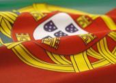 Μετά το Δουβλίνο και η Λισαβόνα ετοιμάζεται να "κουνήσει μαντήλι" στην τρόϊκα.