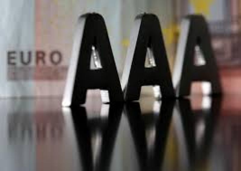 PIMCO: Έρχεται νέα διαγραφή χρέους για την Ελλάδα