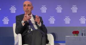 Μπρατάκος: Αύξηση κατώτατου μισθού με ταυτόχρονη μείωση των εργοδοτικών εισφορών