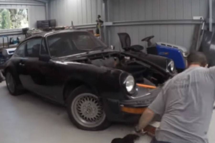 Δείτε πως μια παλιά Porsche 911 γίνεται του ...κουτιού (video)