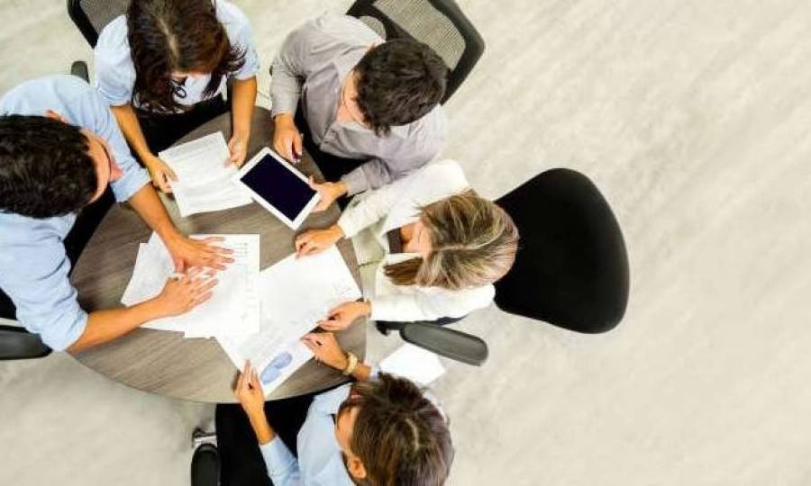 ΕΛΣΤΑΤ: Μείωση των ανέργων κατά 12,2% τον Οκτώβριο
