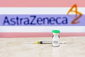 Νέα έρευνα για εμβόλιο AstraZeneca: Πιθανή συσχέτιση με αυτοάνοση αιμορραγία
