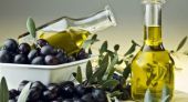 Bloomberg: Η ελιά θα βγάλει την Ελλάδα από την ύφεση