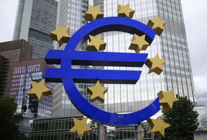 FT: Οι κεντρικές τράπεζες κάνουν ριψοκίνδυνες επενδύσεις λόγω αρνητικών επιτοκίων