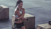 Η Apple στα δικαστήρια για τα «αδιάβροχα» ακουστικά της