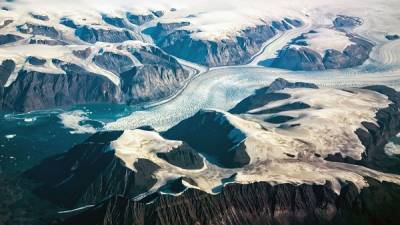 Έλιωσαν 22 γιγατόνοι πάγου σε μία ημέρα στην Γροιλανδία