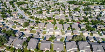 ΗΠΑ: Άνοδος 3,9% στην κατασκευή νέων κατοικιών τον Ιούλιο