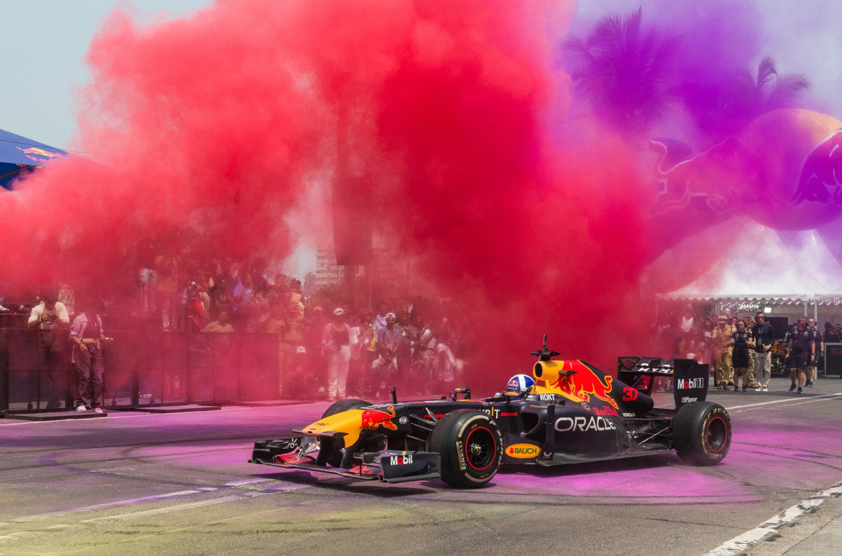 RED BULL SHOWRUN BY ALUMIL: H Θεσσαλονίκη μετατρέπεται σε πίστα Formula!