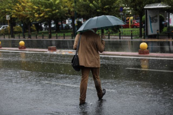 Νέο κύμα κακοκαιρίας με βροχές και καταιγίδες- Πού θα «χτυπήσει»
