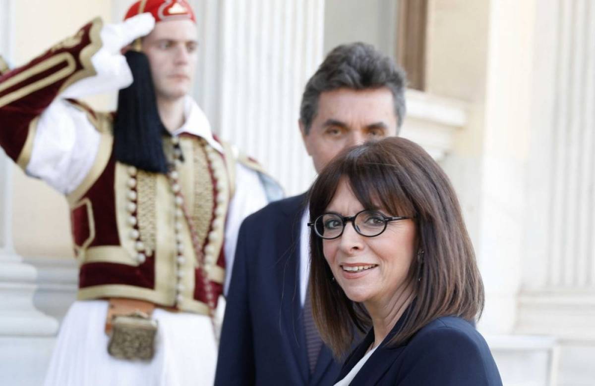 Σακελλαροπούλου: Ευχαριστώ τους πολιτικούς αρχηγούς που θα εμβολιαστούν μαζί μου