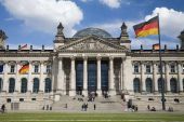 Γερμανία: Δημοσιονομικό πλεόνασμα «μαμούθ» το α' εξάμηνο 2017
