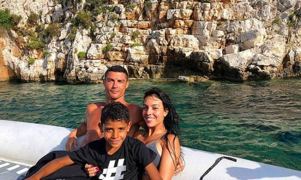 Το πουρμπουάρ του Κριστιάνο Ρονάλντο στο Costa Navarino