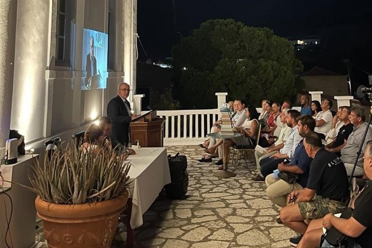 Παπαθανάσης για πράσινη μετάβαση: Προτεραιότητα η προστασία του φυσικού περιβάλλοντος