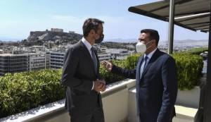 Συνάντηση Μητσοτάκη-Ζάεφ: Διμερείς σχέσεις και οικονομική συνεργασία στο επίκεντρο