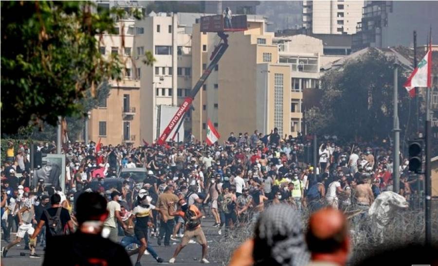 Βηρυτός: Μεγάλη αντικυβερνητική συγκέντρωση-Διαδηλωτές κατέλαβαν υπουργείο
