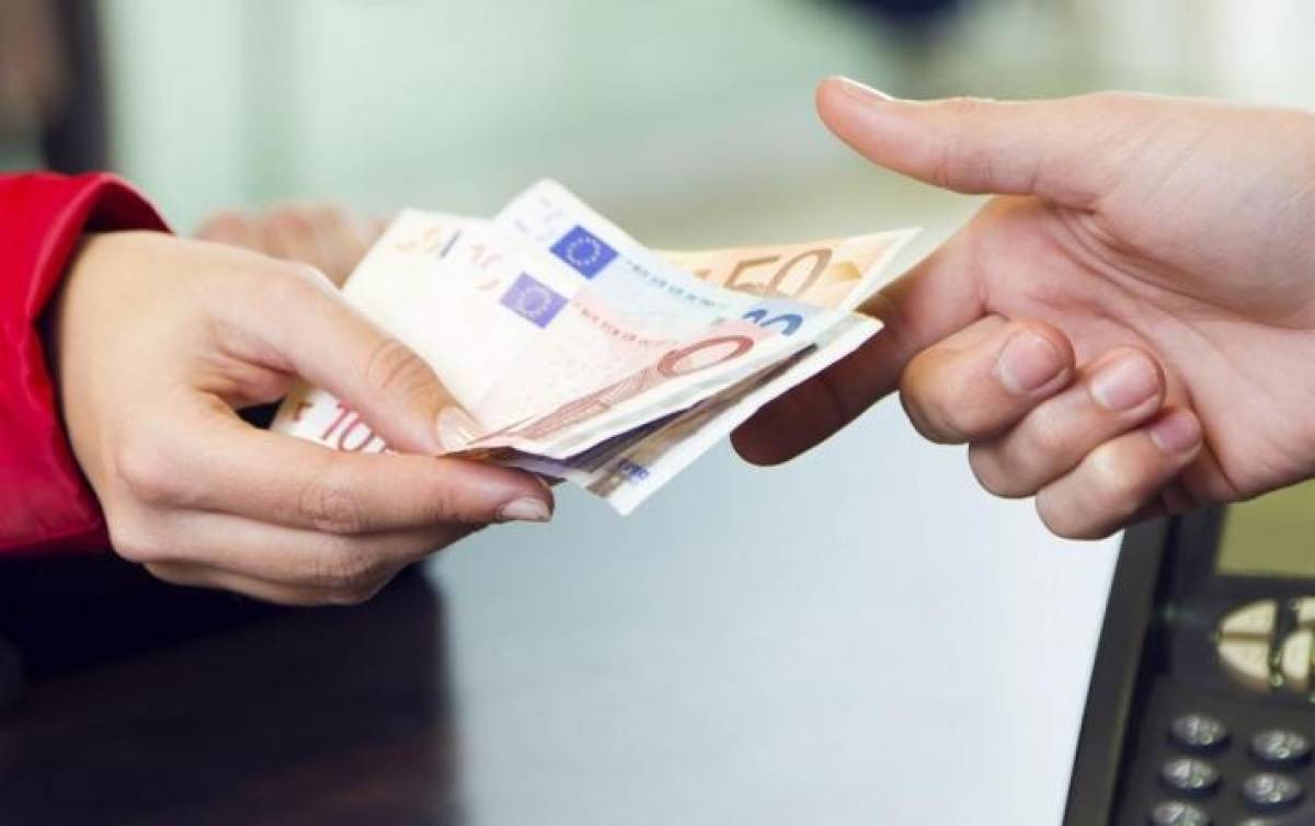 Υπ. Εργασίας: Πληρωμές για αναστολές και έκτακτο επίδομα ανέργων