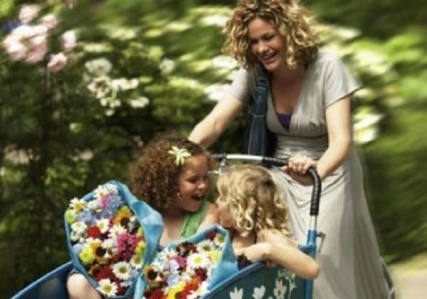 Οι μαμάδες στην Ολλανδία είναι οι πιο χαλαρές στον κόσμο. Πώς το καταφέρνουν;