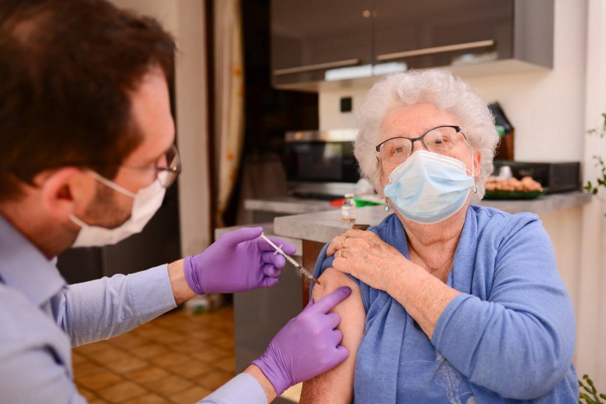 Πρόγραμμα εμβολιασμού κατ' οίκον από τον Δήμο Αθηναίων
