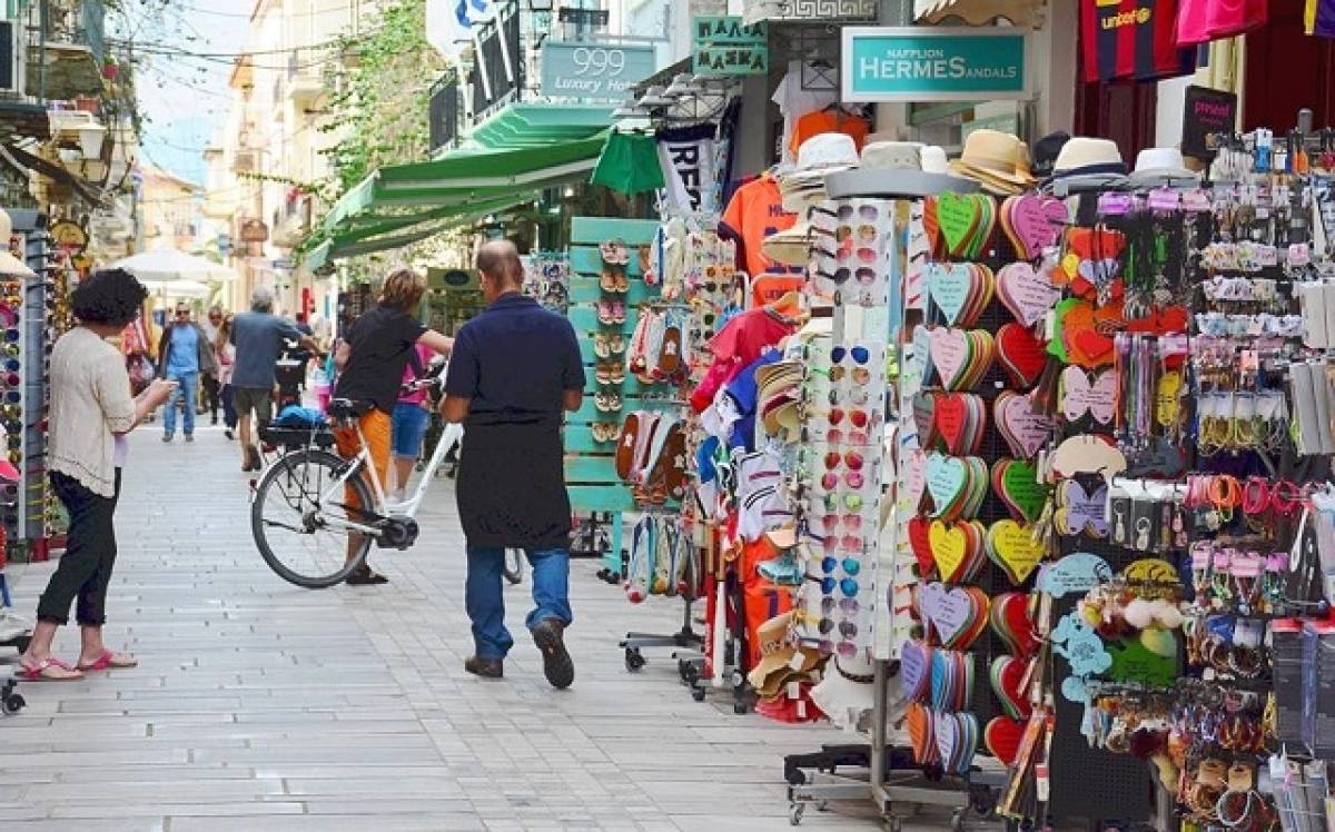 Καύσιμα και τρόφιμα οι κερδισμένοι του εμπορίου λόγω τουρισμού
