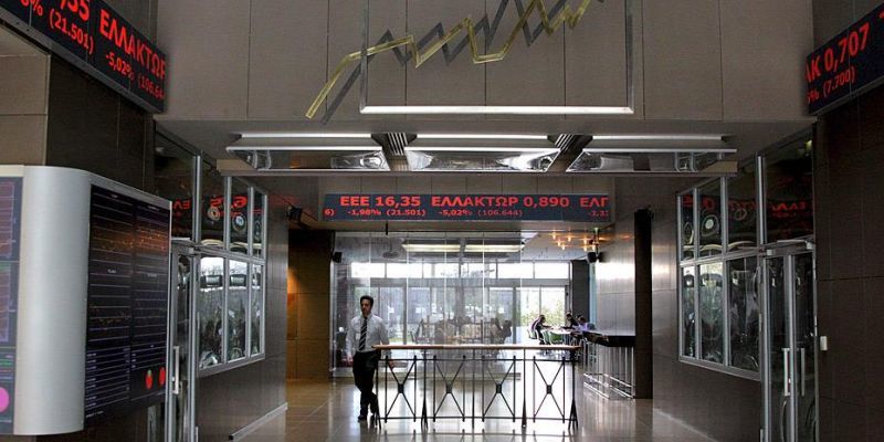 ΧΑ: Η σκυτάλη στους πωλητές μετά τη διαπραγματευτική εμπλοκή-Τραπεζικές απώλειες
