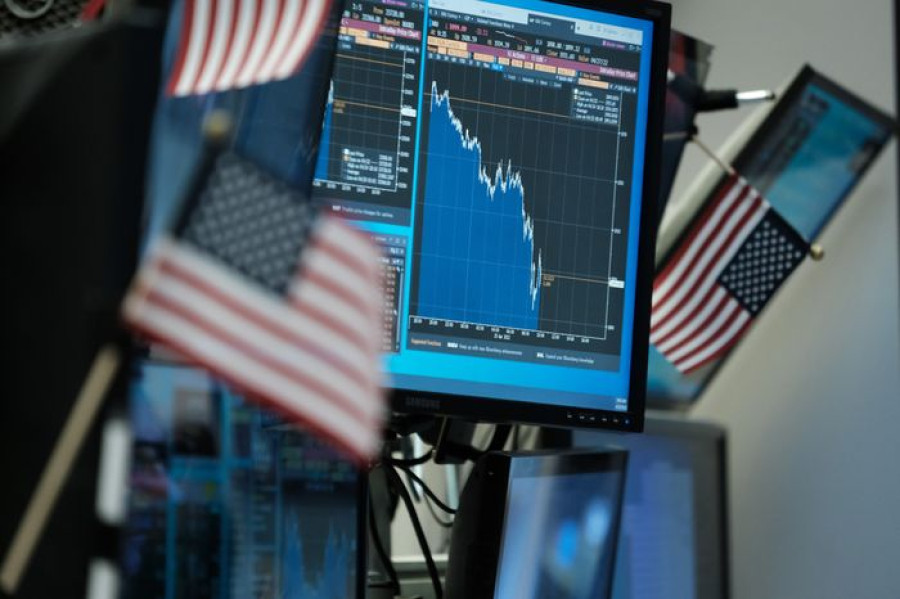 Στο έλεος των νέων τραπεζικών πιέσεων η Wall Street